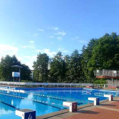Freibad Bullerteich 50 m Becken mit Sprungturm